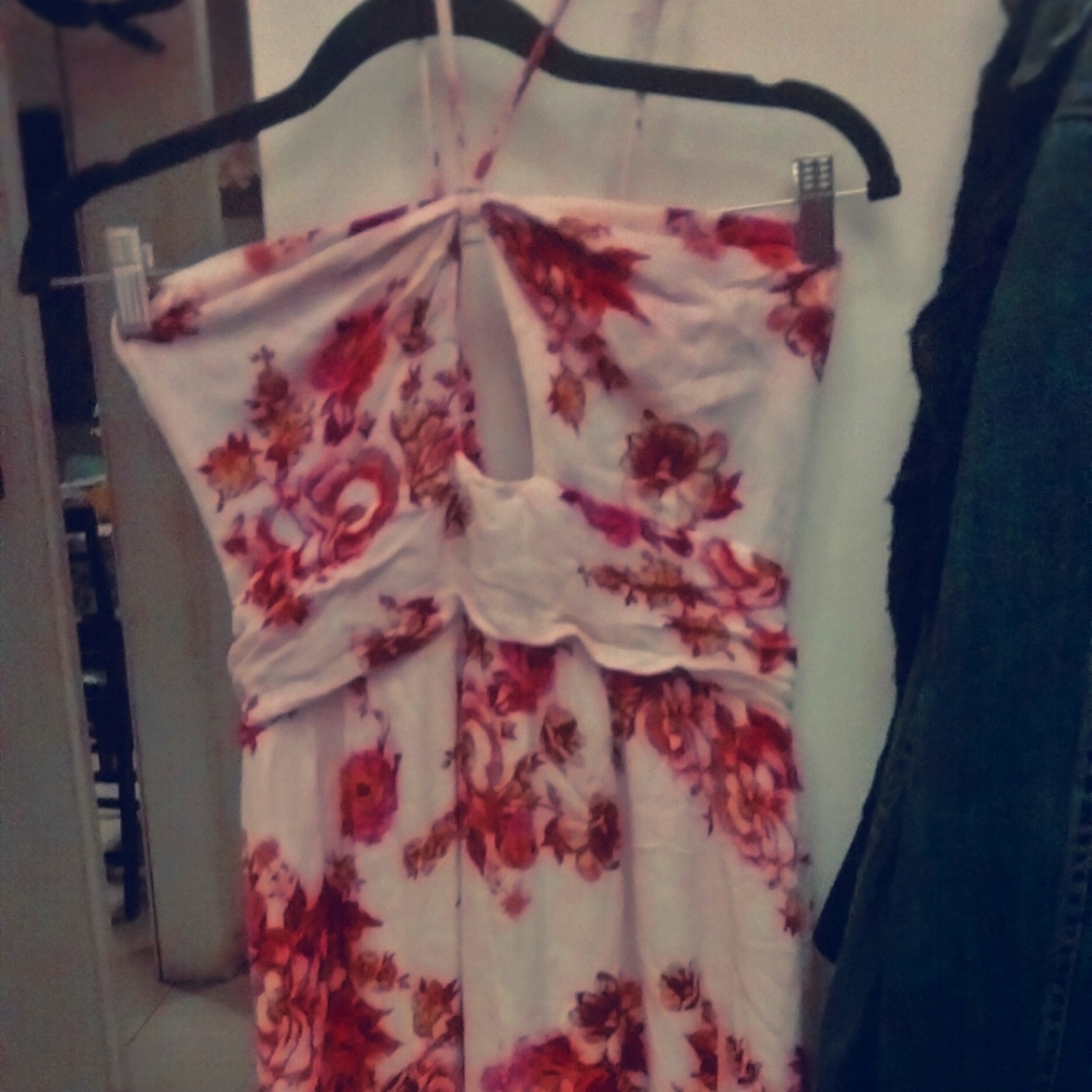 Size large but run small. Illa Illa sexy Maxi